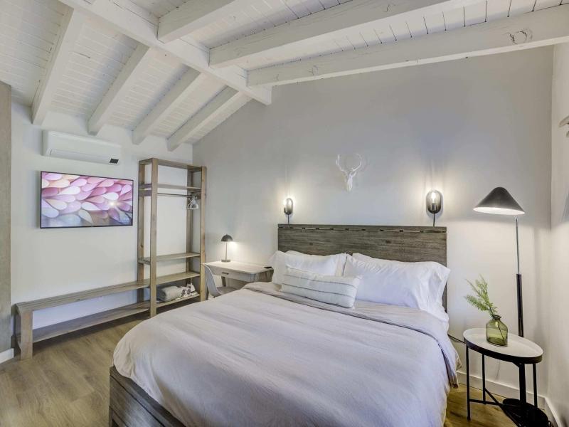 South Lake Chalet image