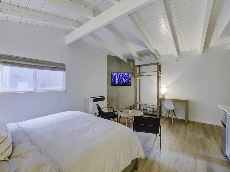 South Lake Chalet image