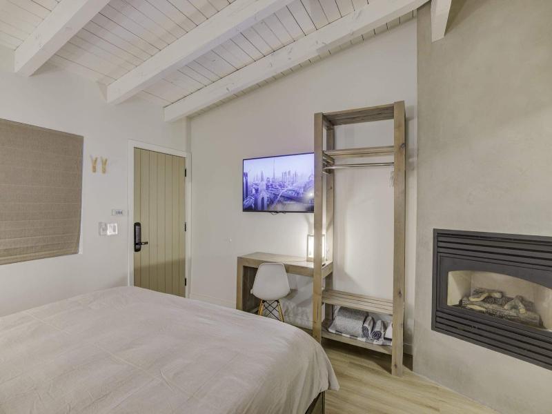 South Lake Chalet image