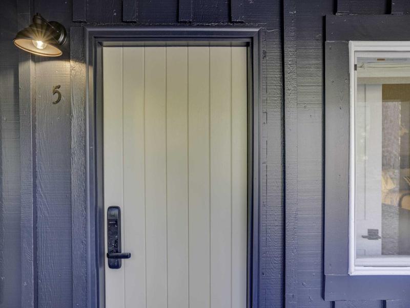 South Lake Chalet image