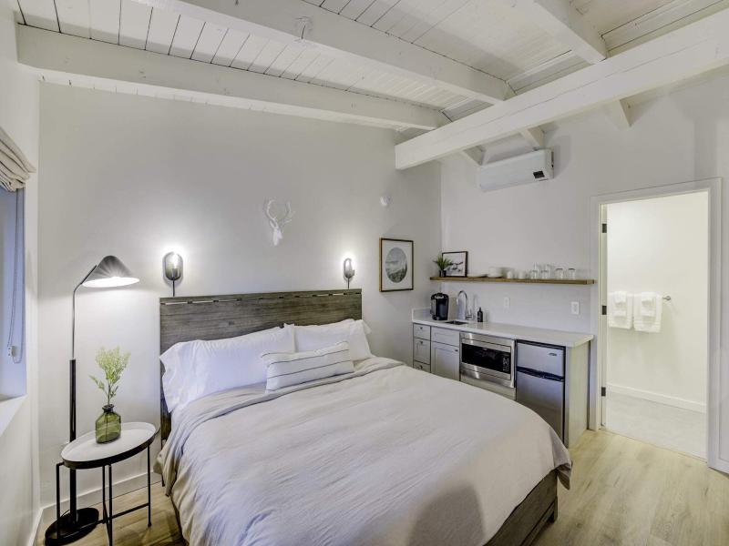 South Lake Chalet image