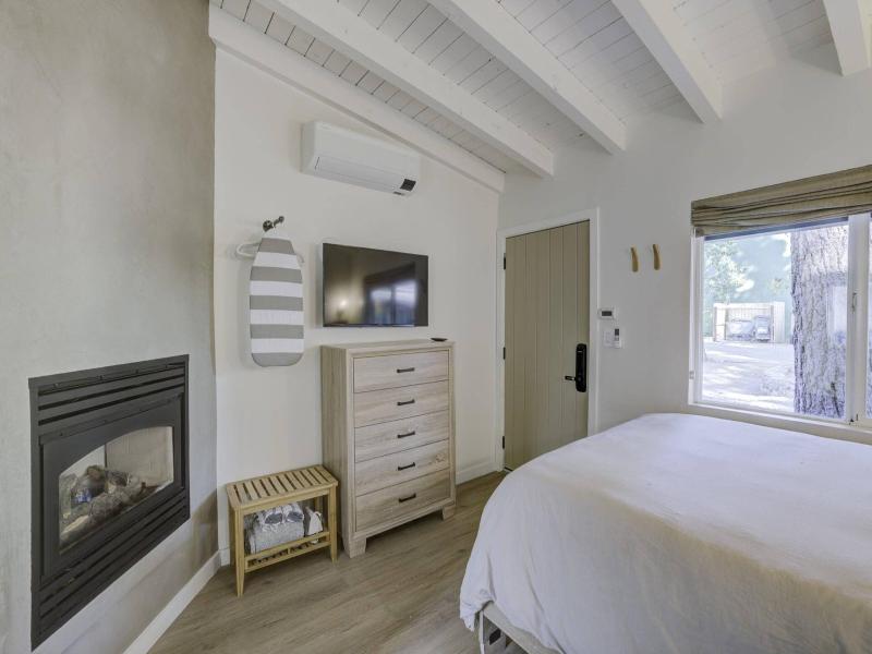 South Lake Chalet image