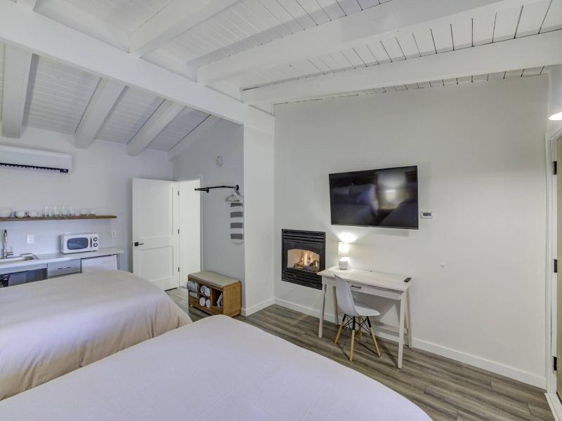 South Lake Chalet image