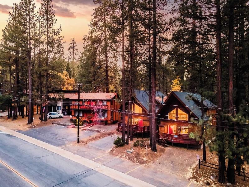 2 Cabins, Close To The Lake Hot Tub, Game Loft,  image