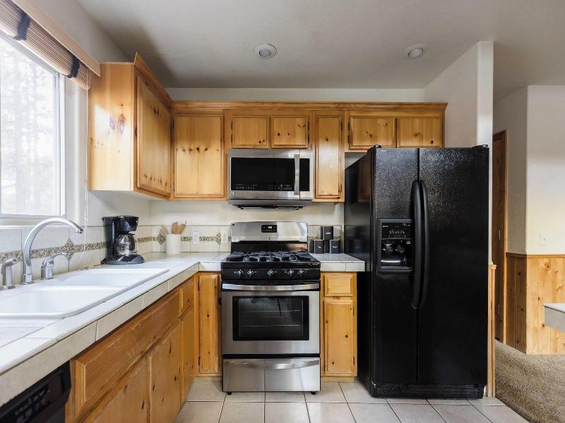 2 Cabins, Close To The Lake Hot Tub, Game Loft,  image