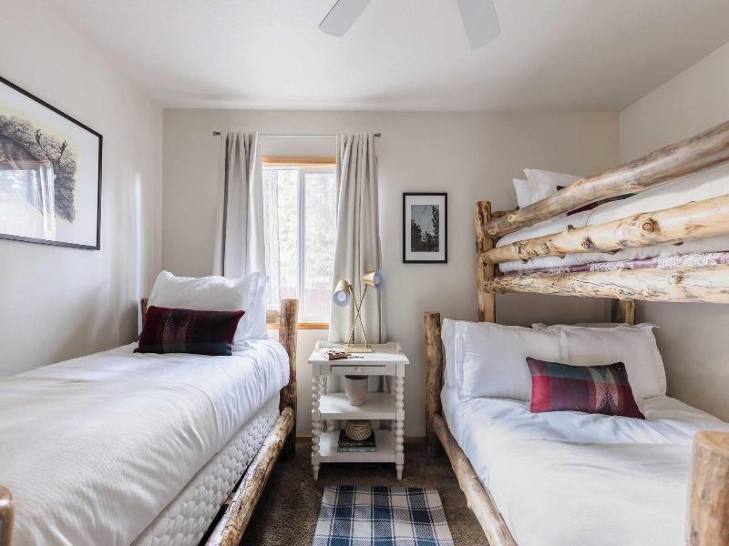 2 Cabins, Close To The Lake Hot Tub, Game Loft,  image