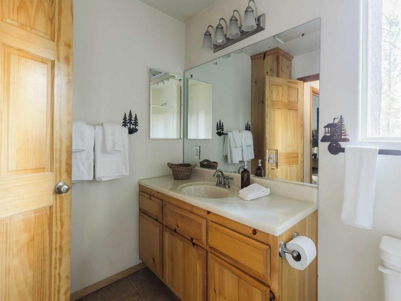 2 Cabins, Close To The Lake Hot Tub, Game Loft,  image