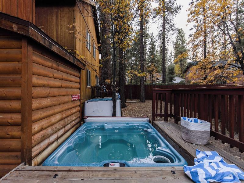 2 Cabins, Close To The Lake Hot Tub, Game Loft,  image