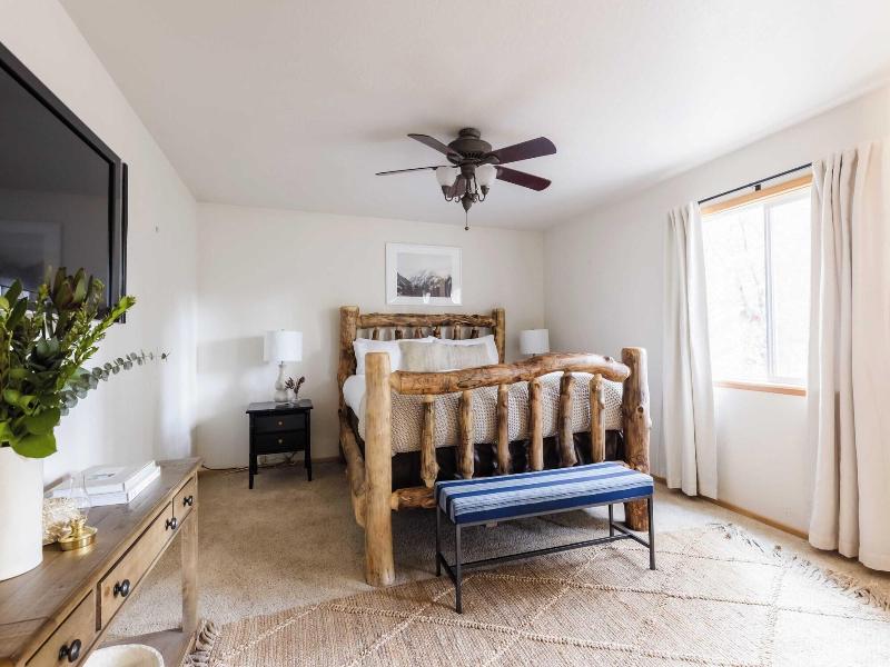 2 Cabins, Close To The Lake Hot Tub, Game Loft,  image