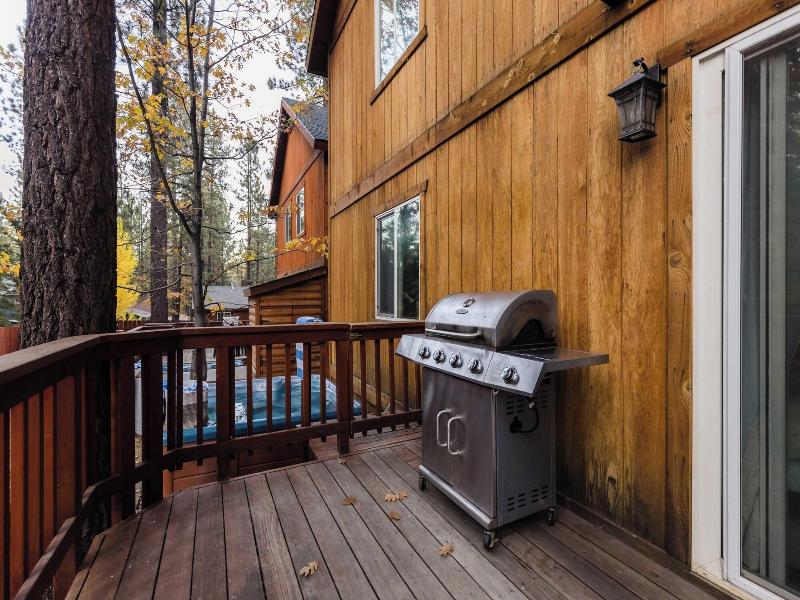 2 Cabins, Close To The Lake Hot Tub, Game Loft,  image