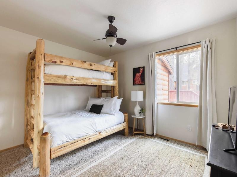 2 Cabins, Close To The Lake Hot Tub, Game Loft,  image