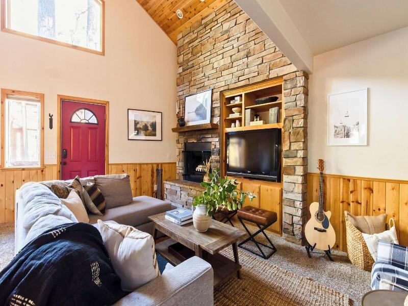 2 Cabins, Close To The Lake Hot Tub, Game Loft,  image