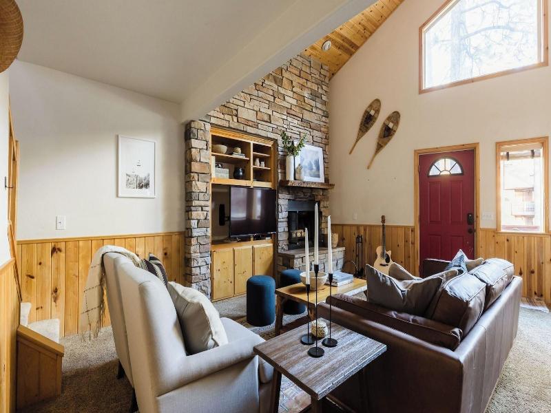 2 Cabins, Close To The Lake Hot Tub, Game Loft,  image