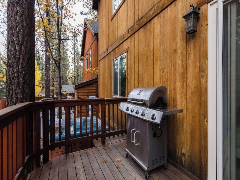 2 Cabins, Close To The Lake Hot Tub, Game Loft,  image