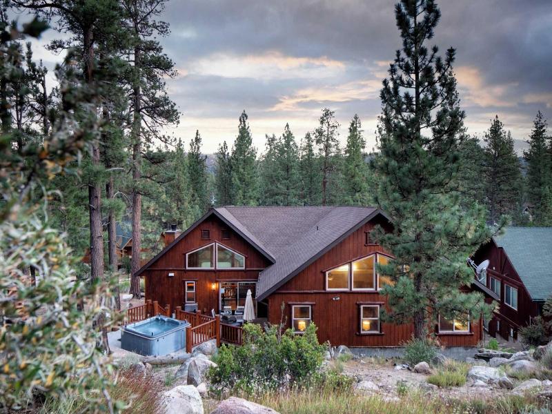 Bernard By Avantstay Luxurious Cabin In Big Bear image