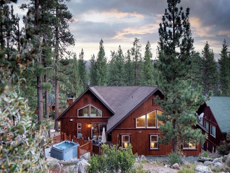 Bernard By Avantstay Luxurious Cabin In Big Bear image
