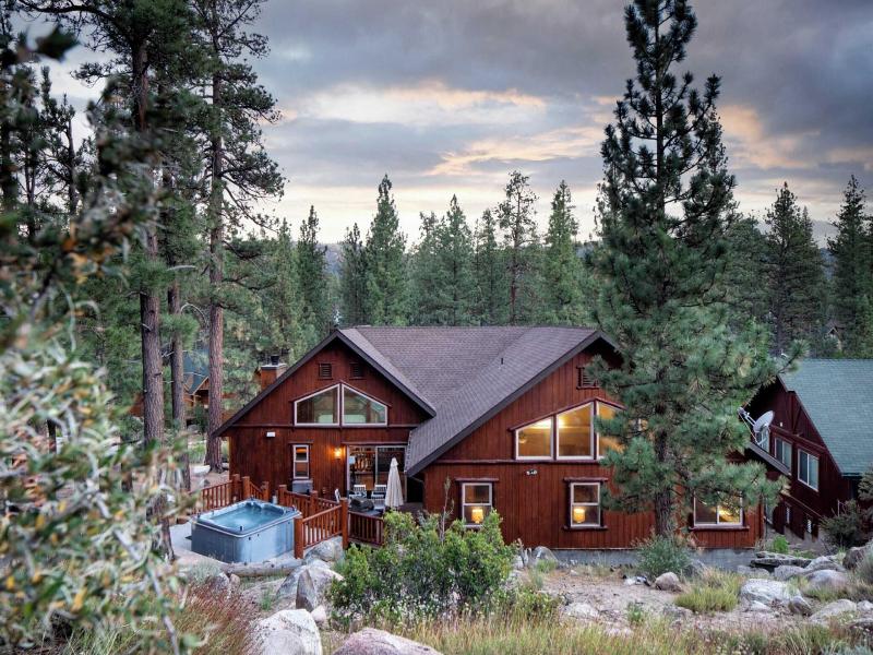 Bernard By Avantstay Luxurious Cabin In Big Bear image