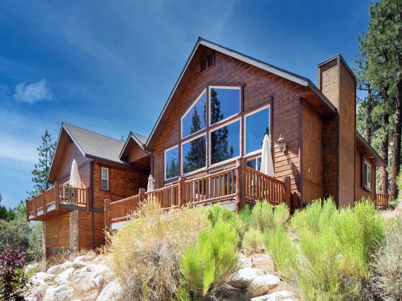 Bernard By Avantstay Luxurious Cabin In Big Bear image