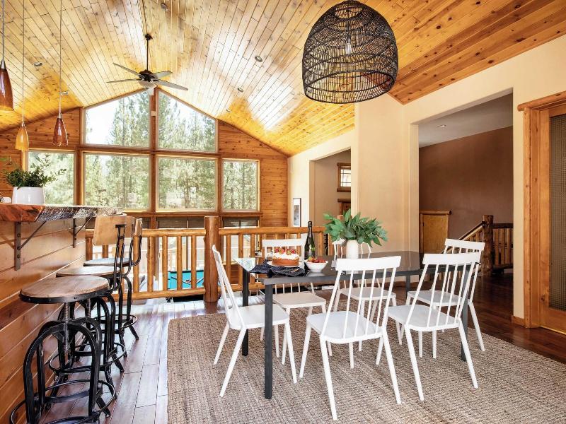 Bernard By Avantstay Luxurious Cabin In Big Bear image