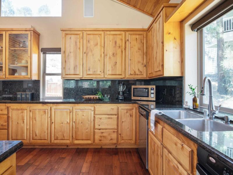 Bernard By Avantstay Luxurious Cabin In Big Bear image