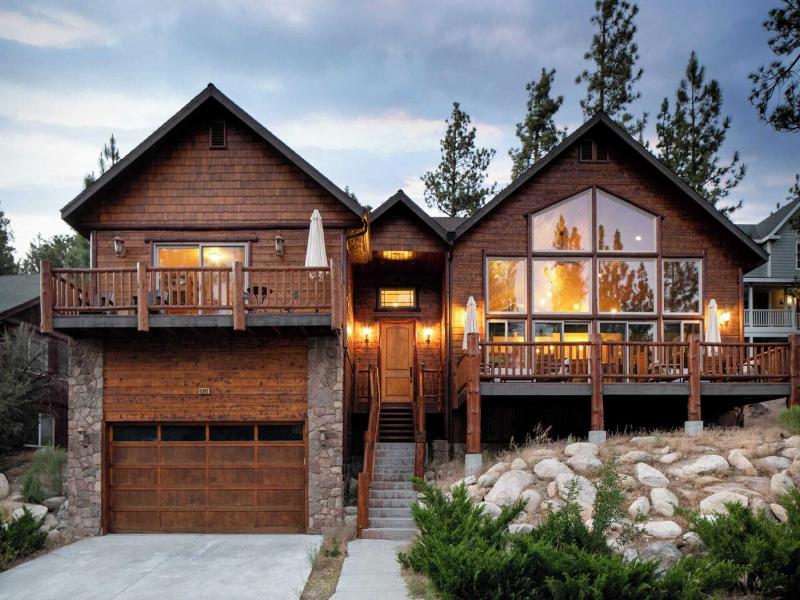 Bernard By Avantstay Luxurious Cabin In Big Bear image