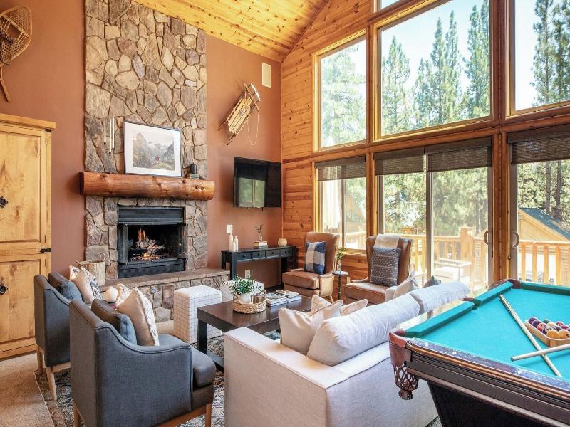 Bernard By Avantstay Luxurious Cabin In Big Bear image