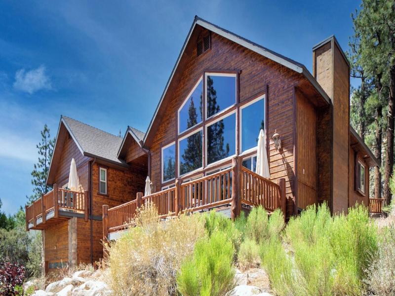 Bernard By Avantstay Luxurious Cabin In Big Bear image