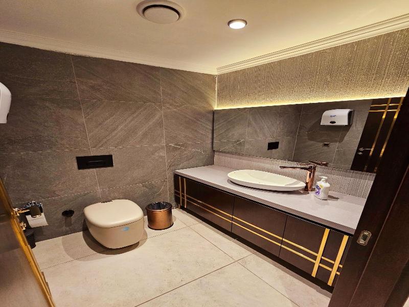 Asur Imperial Hotel image