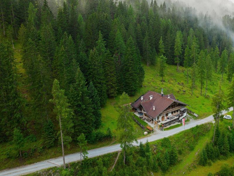 Quaint Alpine Hut In The Stubaital With Sauna image