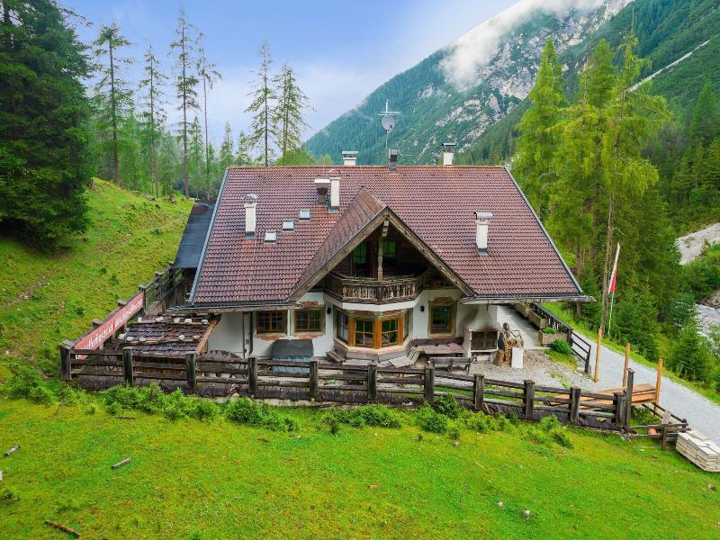Quaint Alpine Hut In The Stubaital With Sauna image