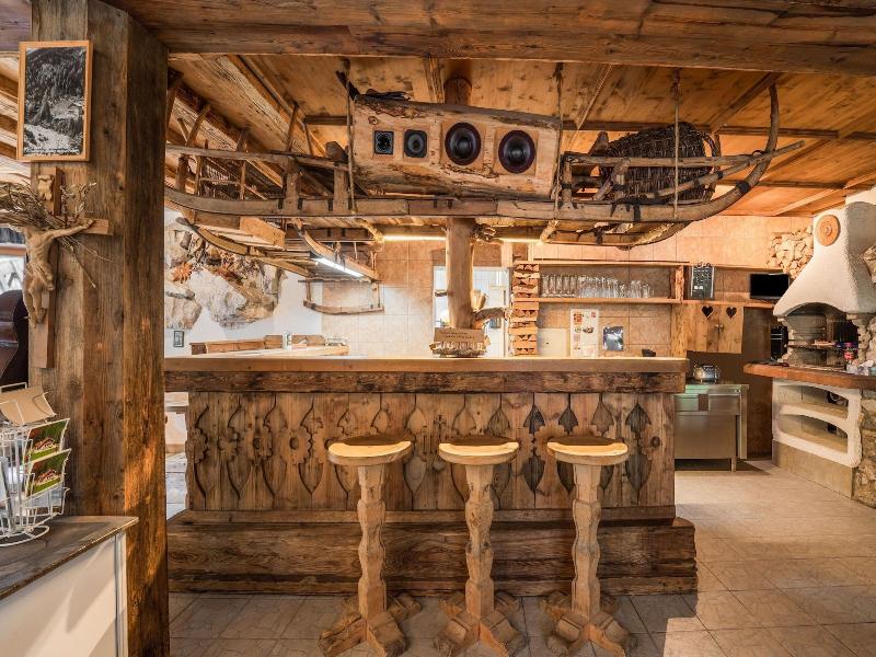 Quaint Alpine Hut In The Stubaital With Sauna image