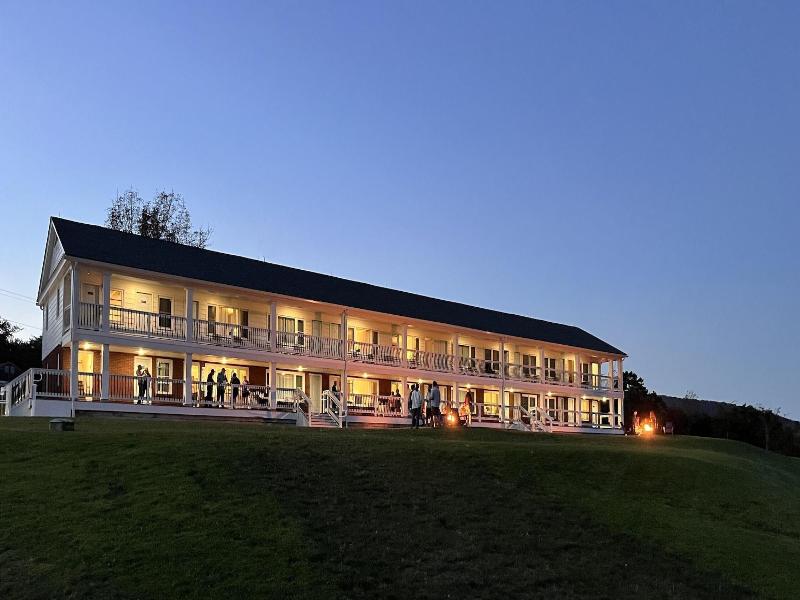 Blue Vista Motor Lodge image