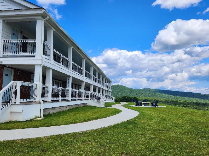 Blue Vista Motor Lodge image
