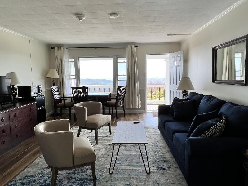 Blue Vista Motor Lodge image