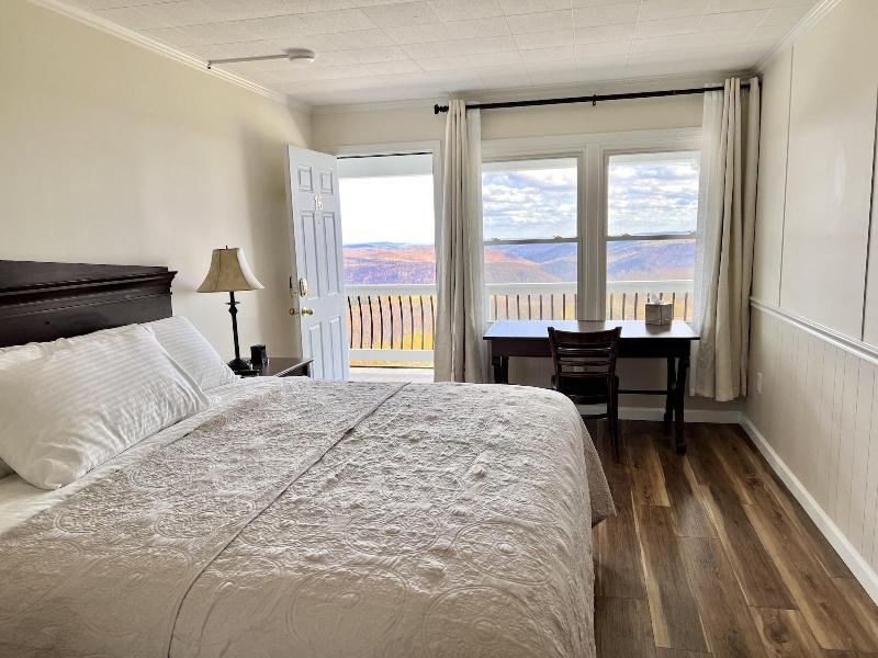 Blue Vista Motor Lodge image