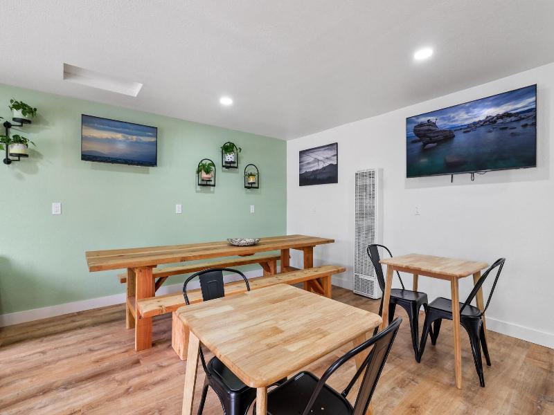 Tahoe Mountain Inn image