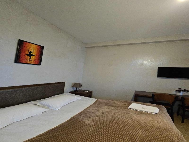 Iveri Beach image