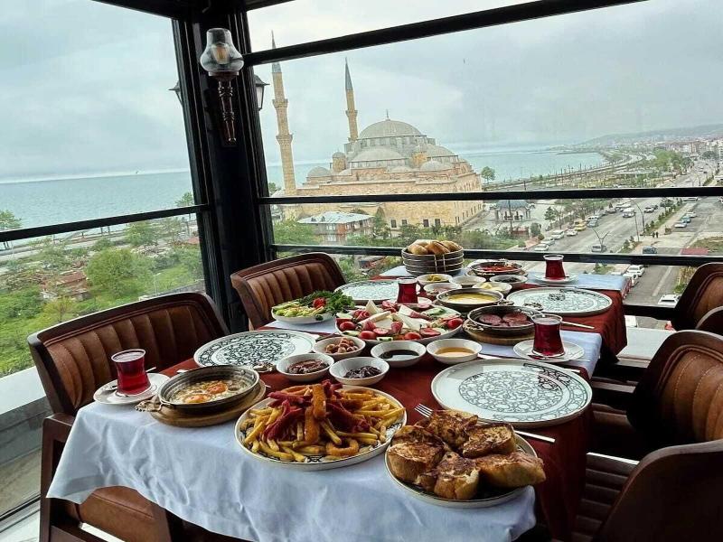 Ayatoure Hotel