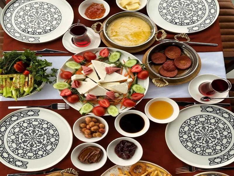 Ayatoure Hotel