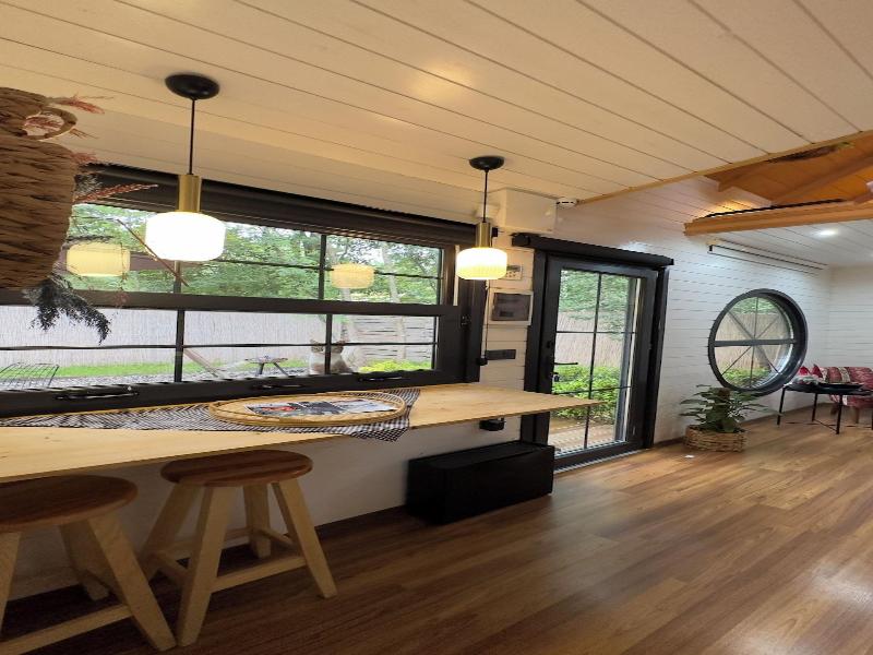 Pentalow Cabin image