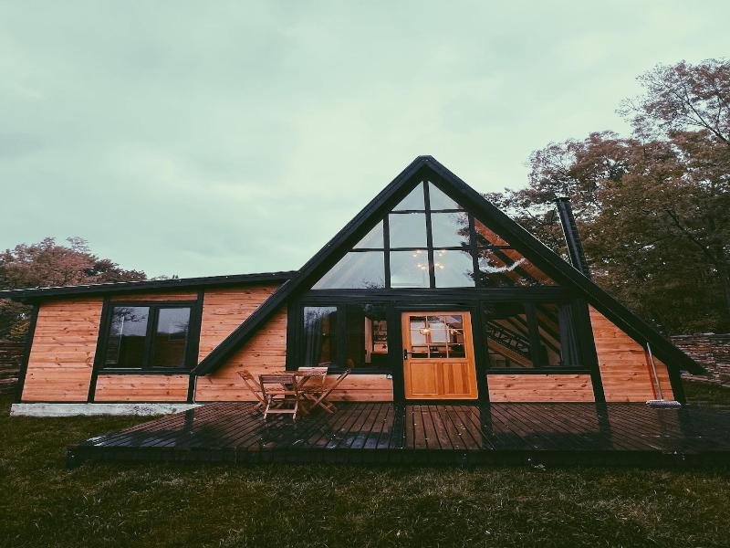 Pentalow Cabin image