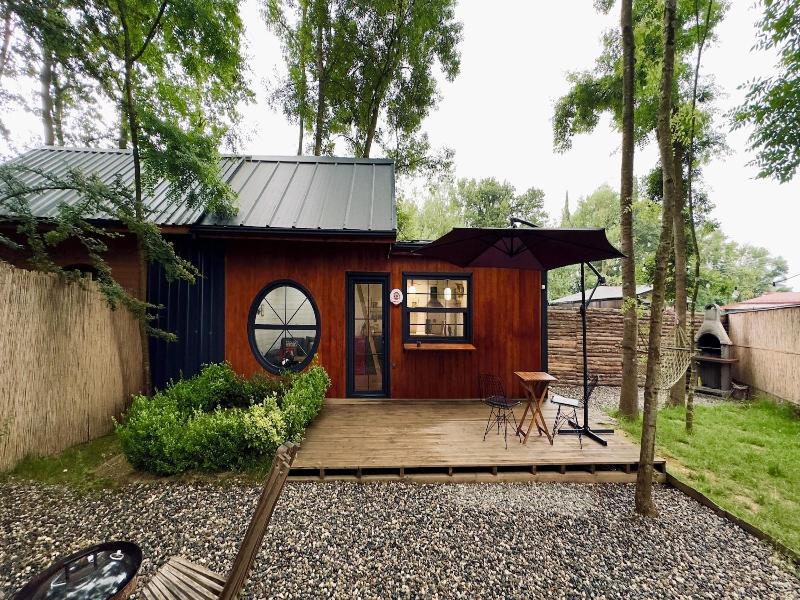 Pentalow Cabin image