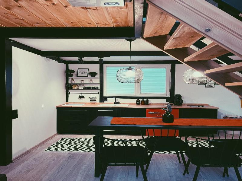 Pentalow Cabin image
