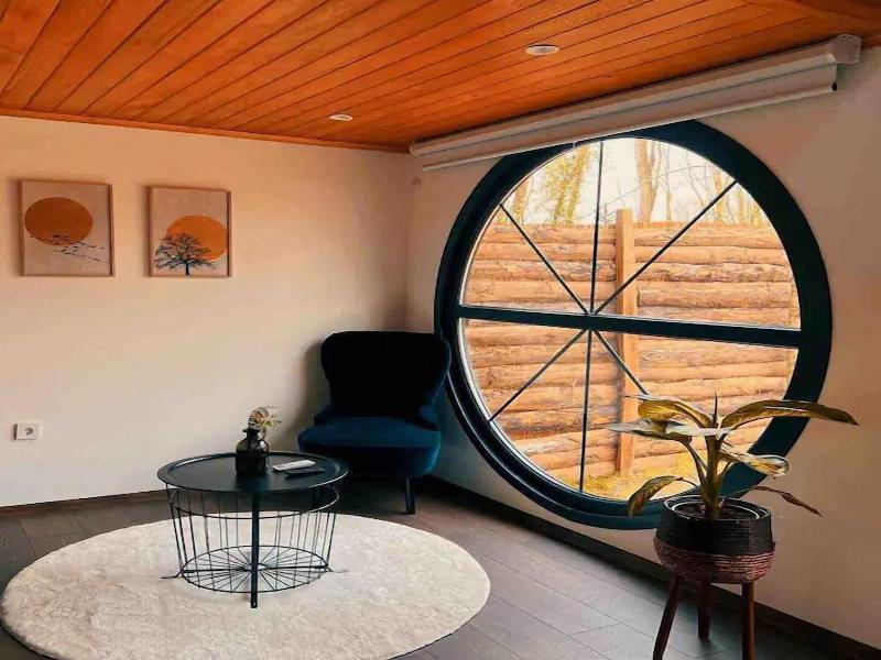 Pentalow Cabin image