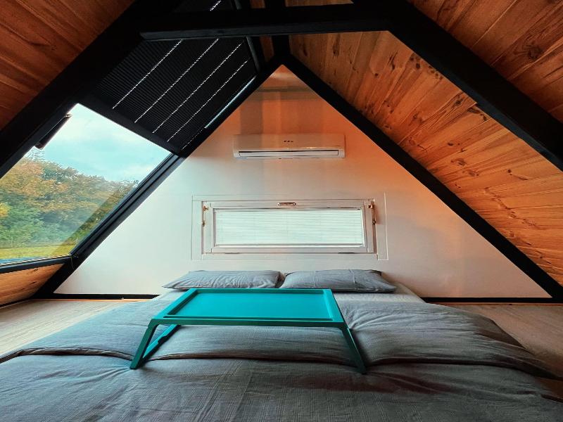 Pentalow Cabin image