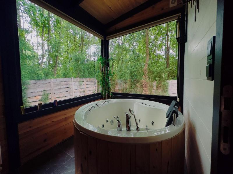 Pentalow Cabin image