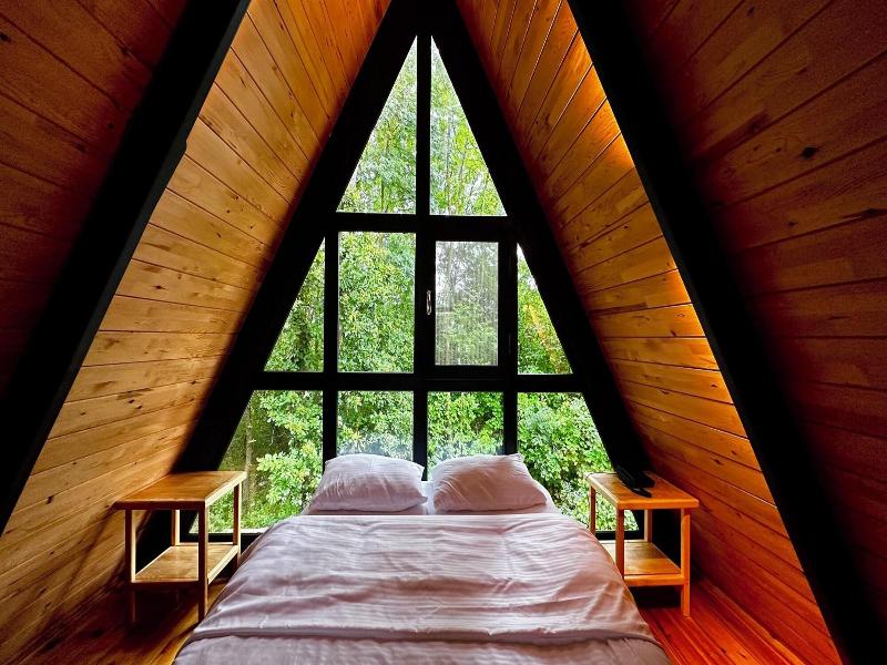 Pentalow Cabin image
