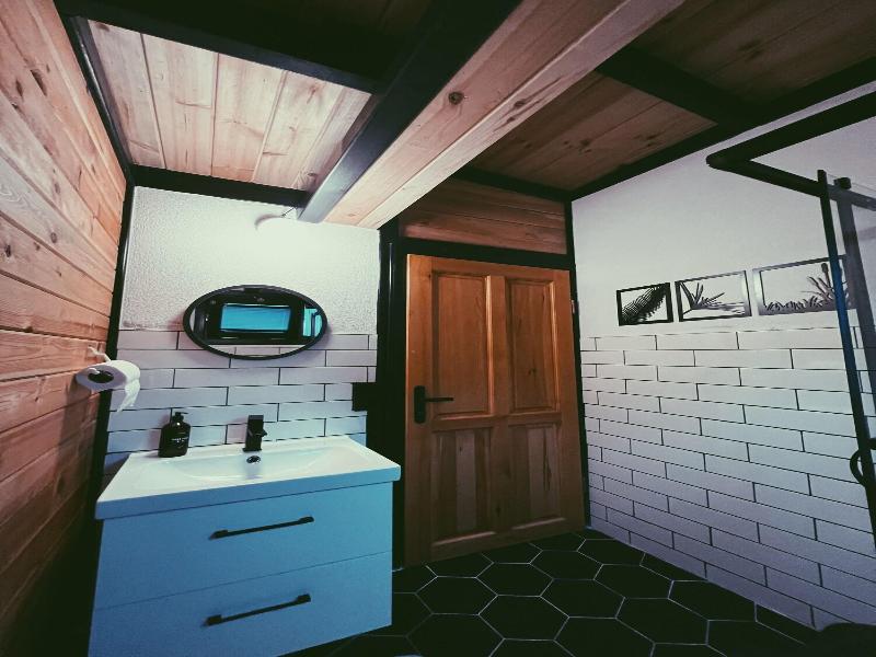 Pentalow Cabin image