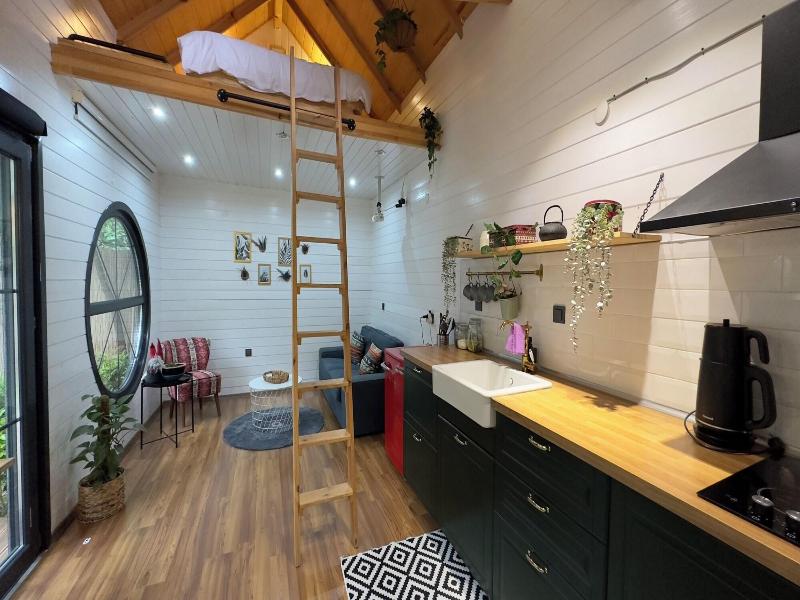 Pentalow Cabin image