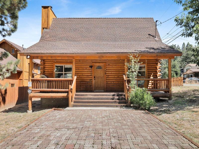 Binky's Mountain Hideaway #2455 image